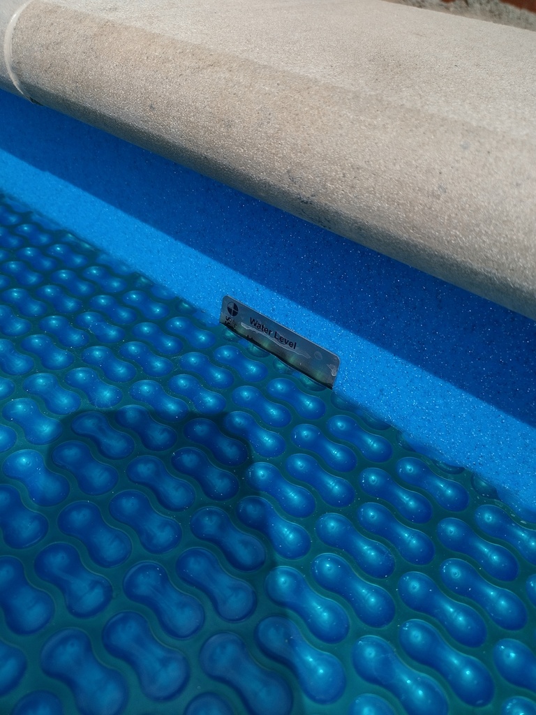 Compass Ceramic Pools - Solar Bubble Cover Aqua Nova 77
