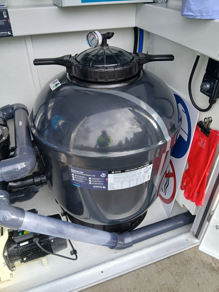 Fixed Price - Media Filter Change For 650mm from Glass (Includes Glass Replacment)