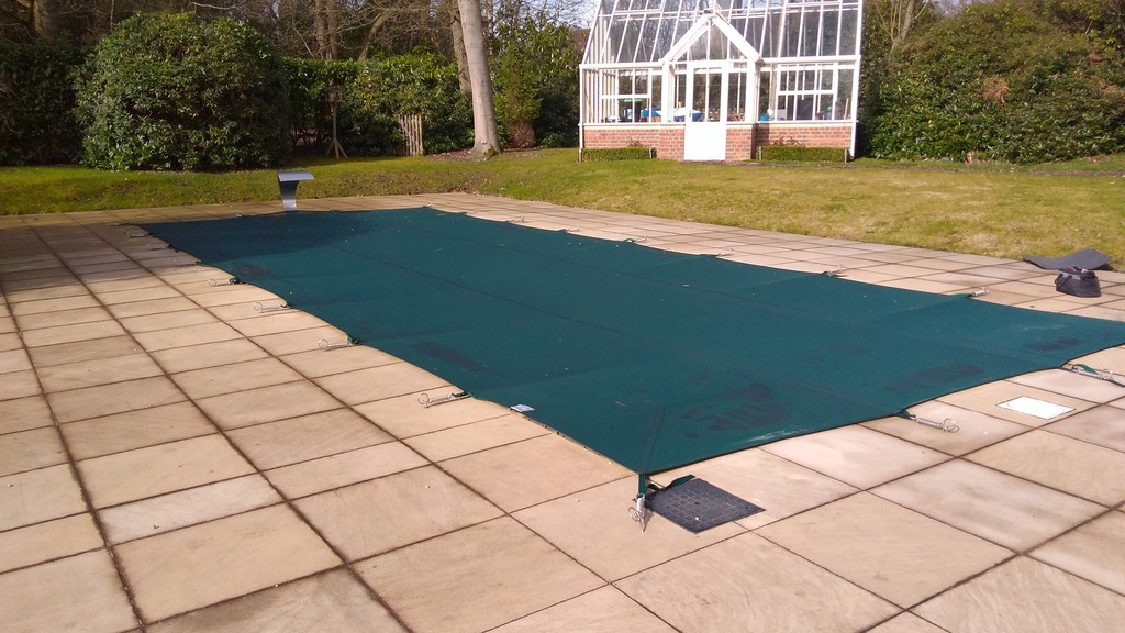 Compass Ceramic Pools Fast Lane 122 Winter Cover